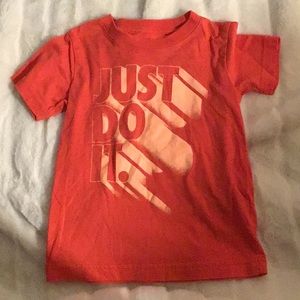 Red Nike short sleeve shirt boys